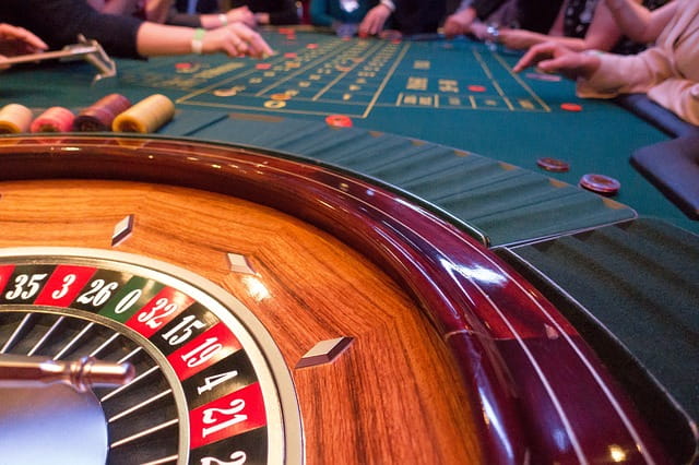 Ein Roulette Kessel im Live Casino.